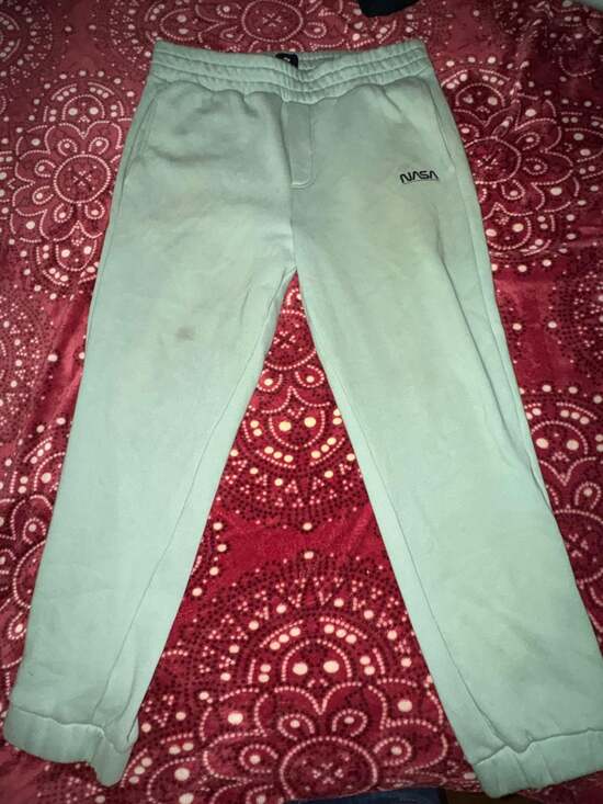 H&M NASA Crewneck Sweatshirt with pans - Picture 4 of 6